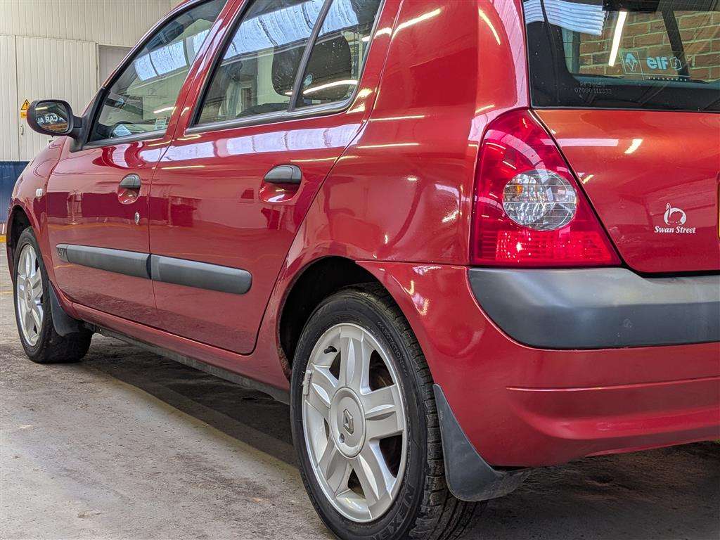 <p>2004 RENAULT CLIO DYNAMIQUE 16V</p>