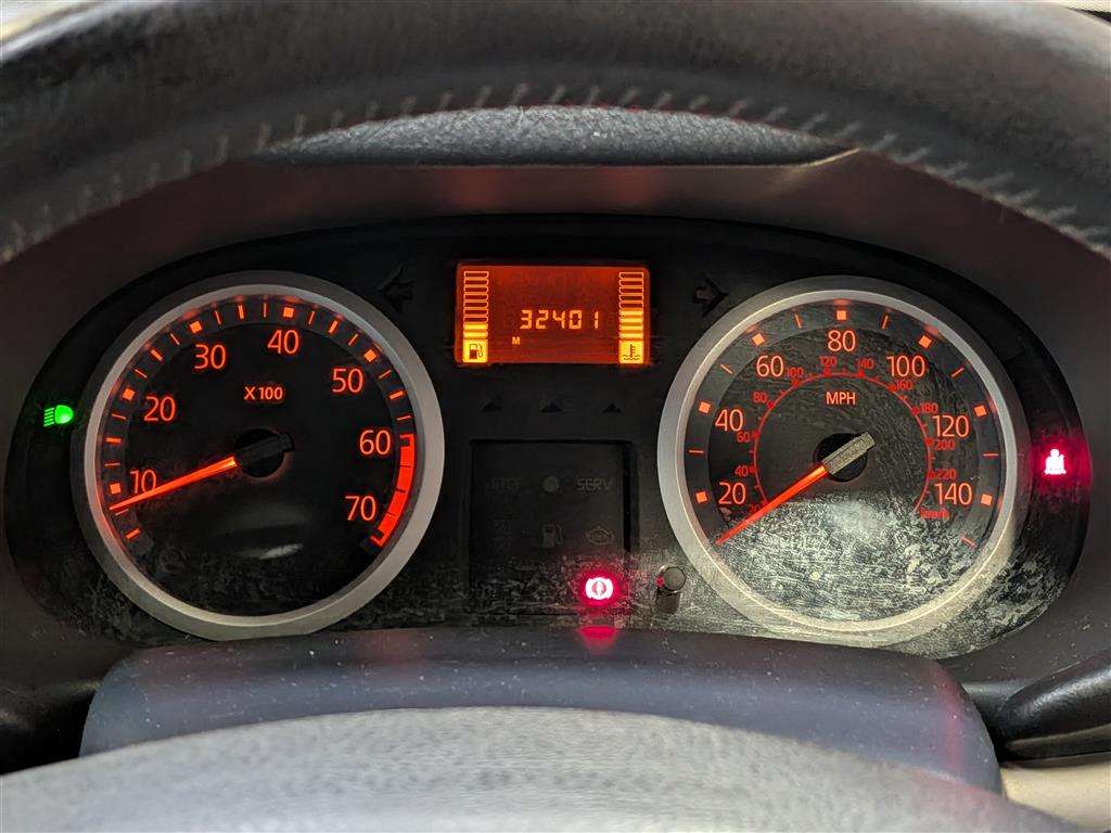 <p>2004 RENAULT CLIO DYNAMIQUE 16V</p>