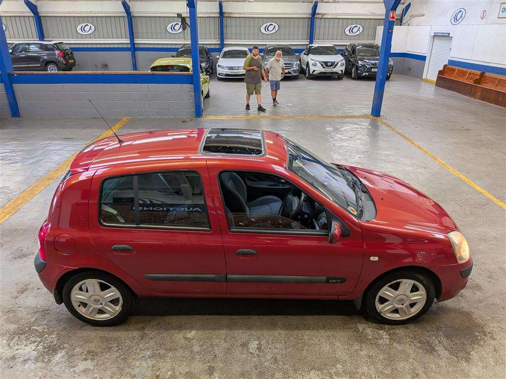 <p>2004 RENAULT CLIO DYNAMIQUE 16V</p>