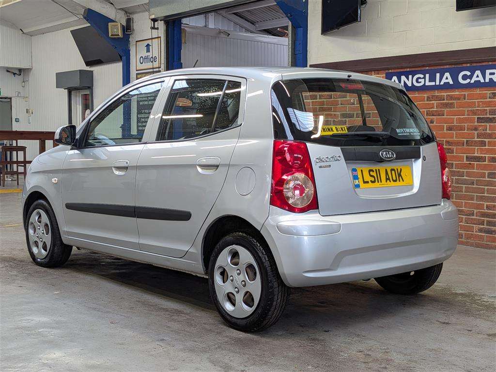 <p>2011 KIA PICANTO SPICE</p>