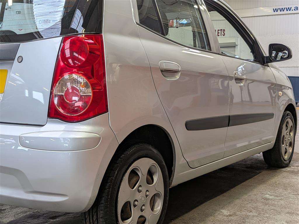 <p>2011 KIA PICANTO SPICE</p>