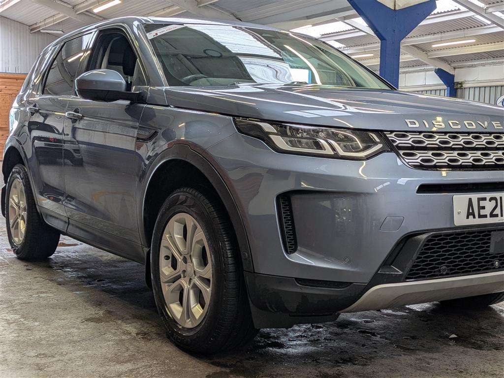 <p>2021 LAND ROVER DISCOVERY SPORT S D MHEV</p>