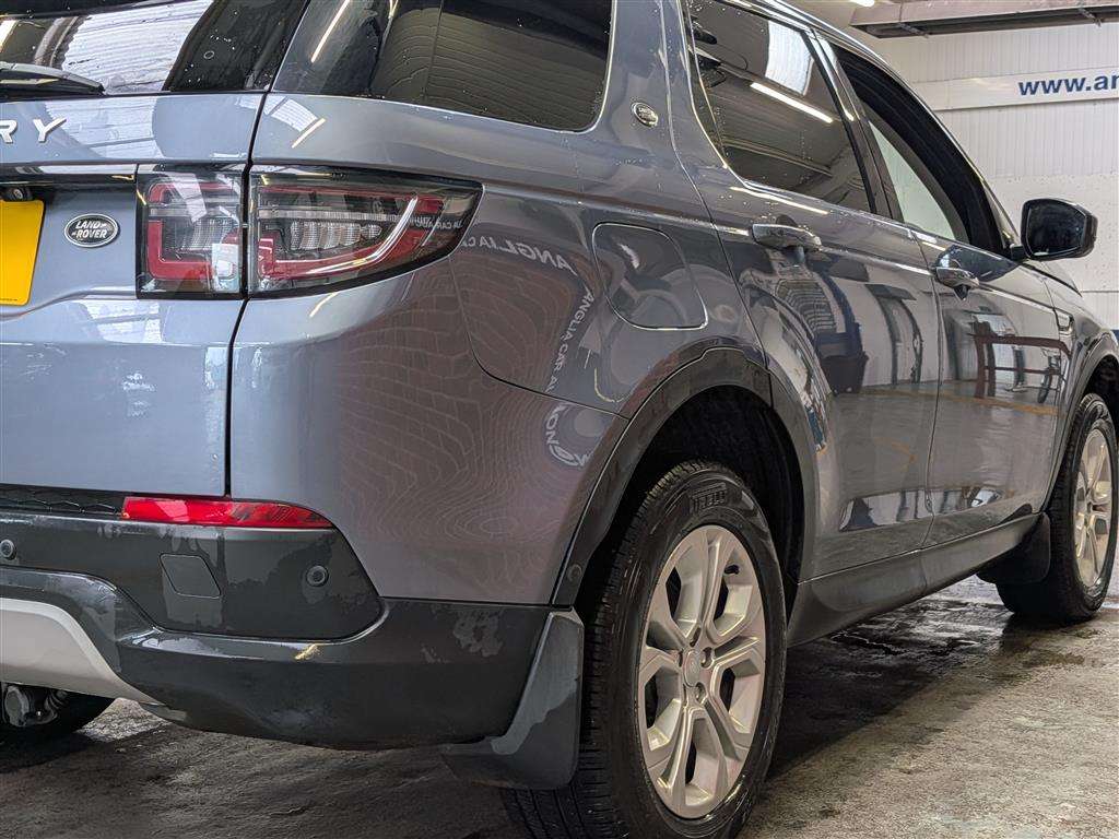 <p>2021 LAND ROVER DISCOVERY SPORT S D MHEV</p>