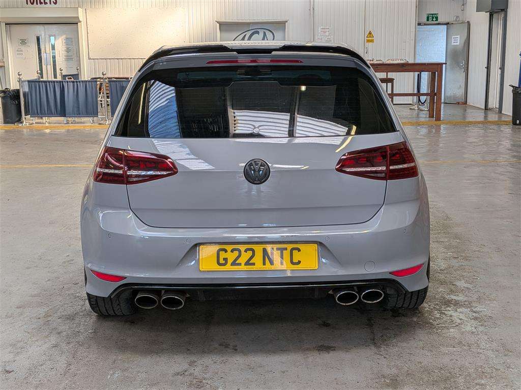 <p>2015 VOLKSWAGEN GOLF R DSG</p>