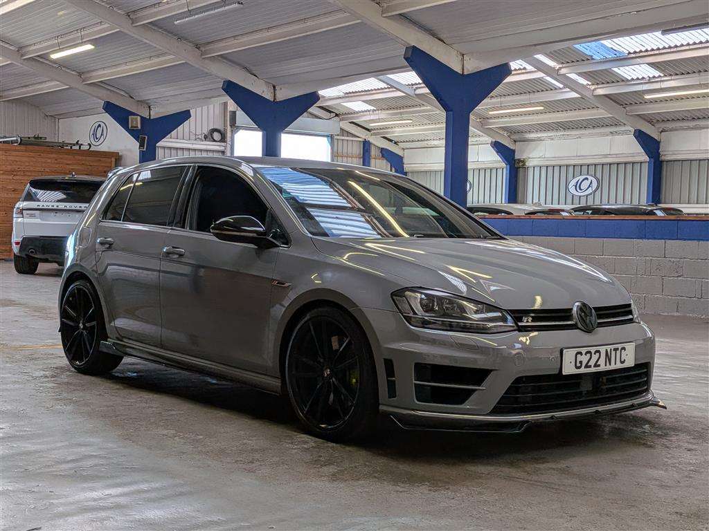 <p>2015 VOLKSWAGEN GOLF R DSG</p>