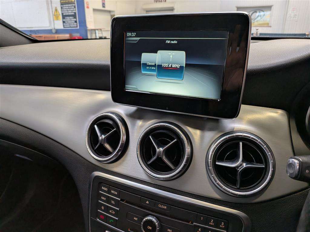 <p>2016 MERCEDES-BENZ CLA 220 D AMG LINE AUTO</p>