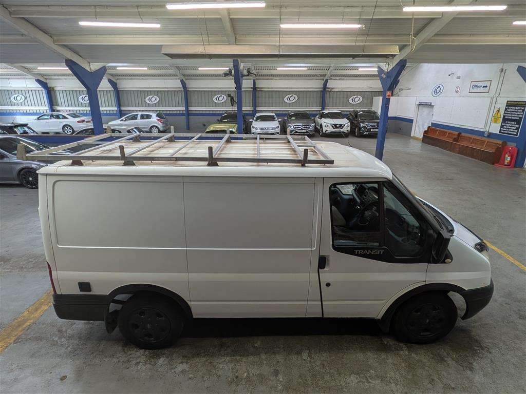 <p>2013 FORD TRANSIT 100 T260 FWD</p>