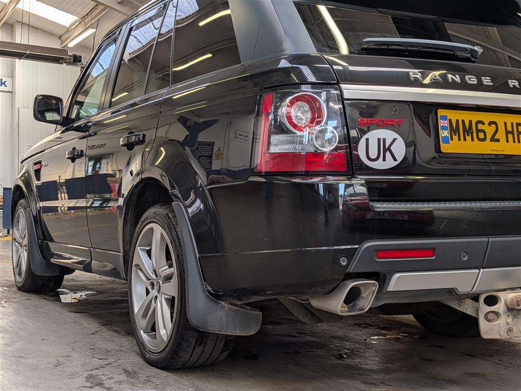 <p>2013 LAND ROVER R-ROVER SPORT HSE RED SDV</p>