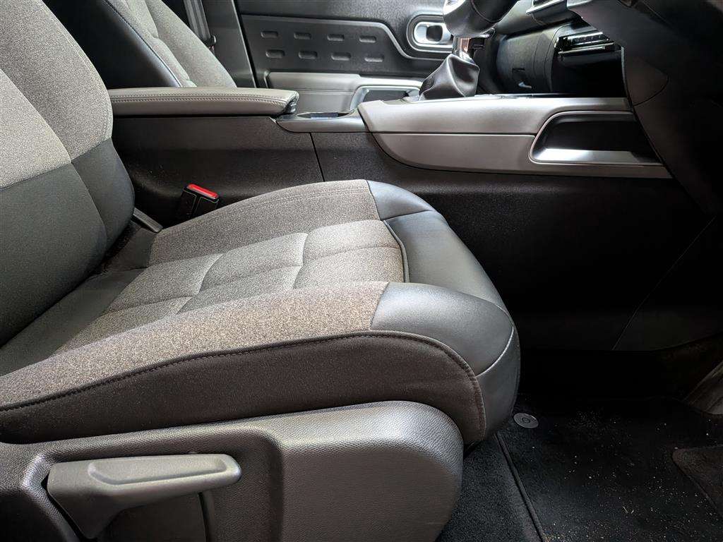 <p>2021 CITROEN C5 AIRCROSS SHINE BLUEHDI</p>