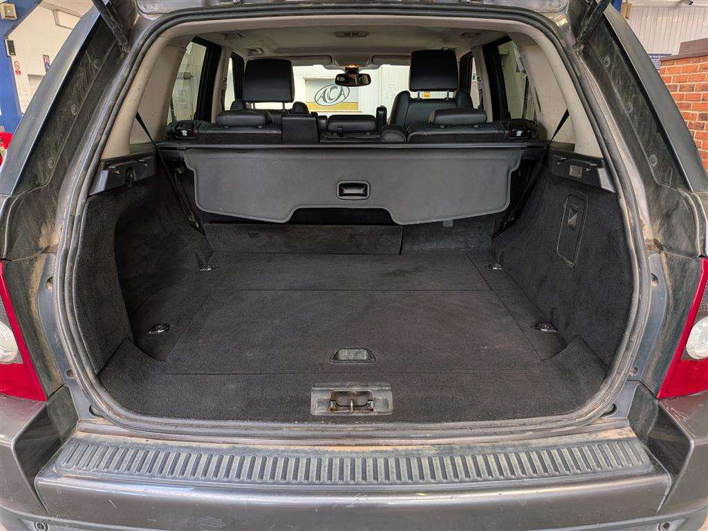 <p>2005 LAND ROVER RANGEROVER SPT TDV6 HSE A</p>