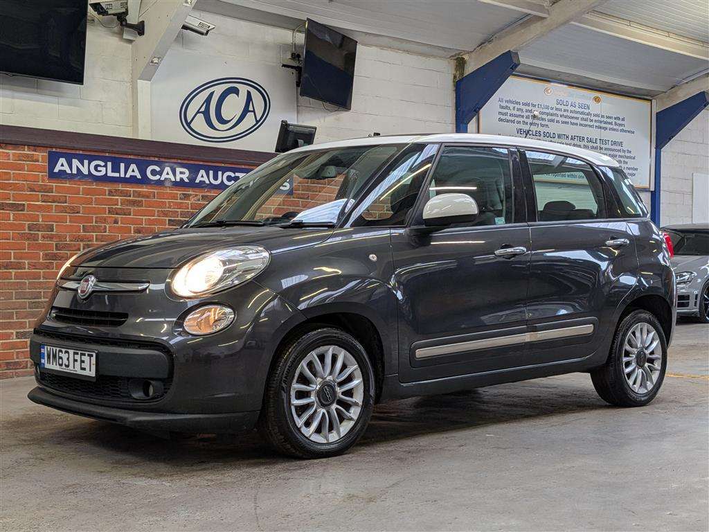 <p>2013 FIAT 500L LOUNGE MULTIJET</p>