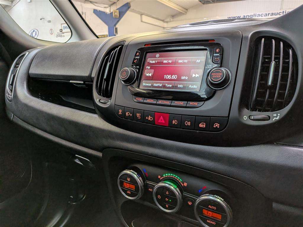 <p>2013 FIAT 500L LOUNGE MULTIJET</p>