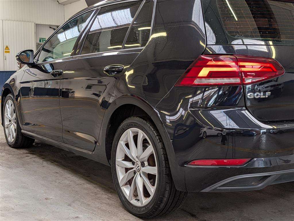 <p>2018 VOLKSWAGEN GOLF</p>
