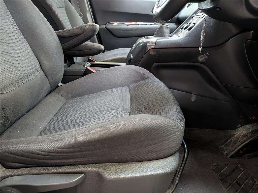 <p>2013 PEUGEOT 5008 FAMILY HDI</p>