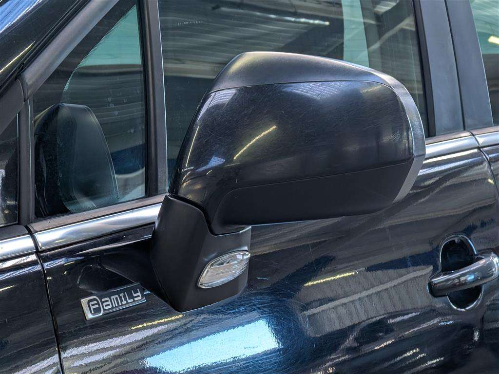 <p>2013 PEUGEOT 5008 FAMILY HDI</p>