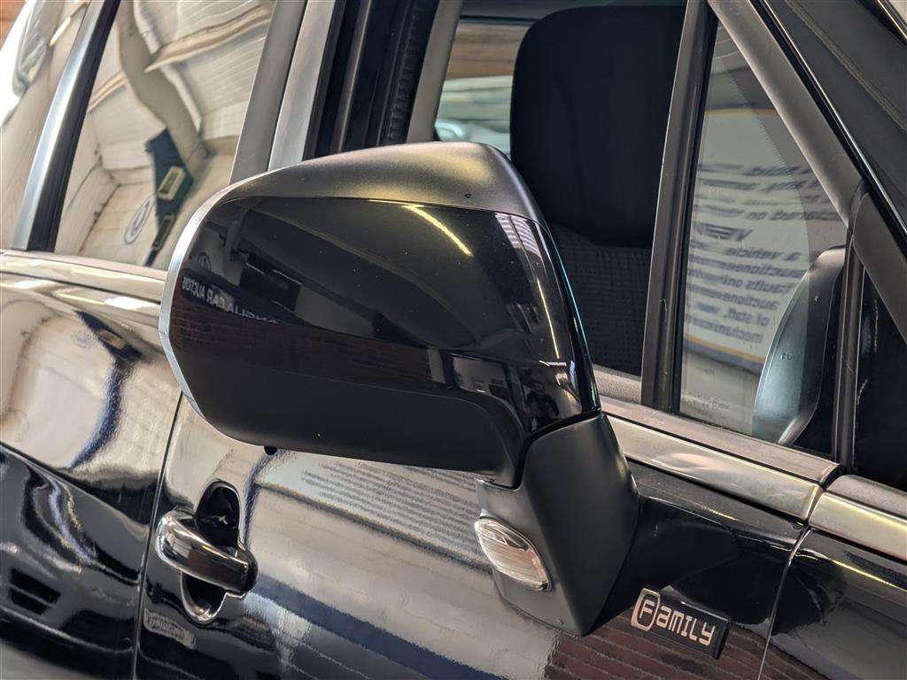 <p>2013 PEUGEOT 5008 FAMILY HDI</p>