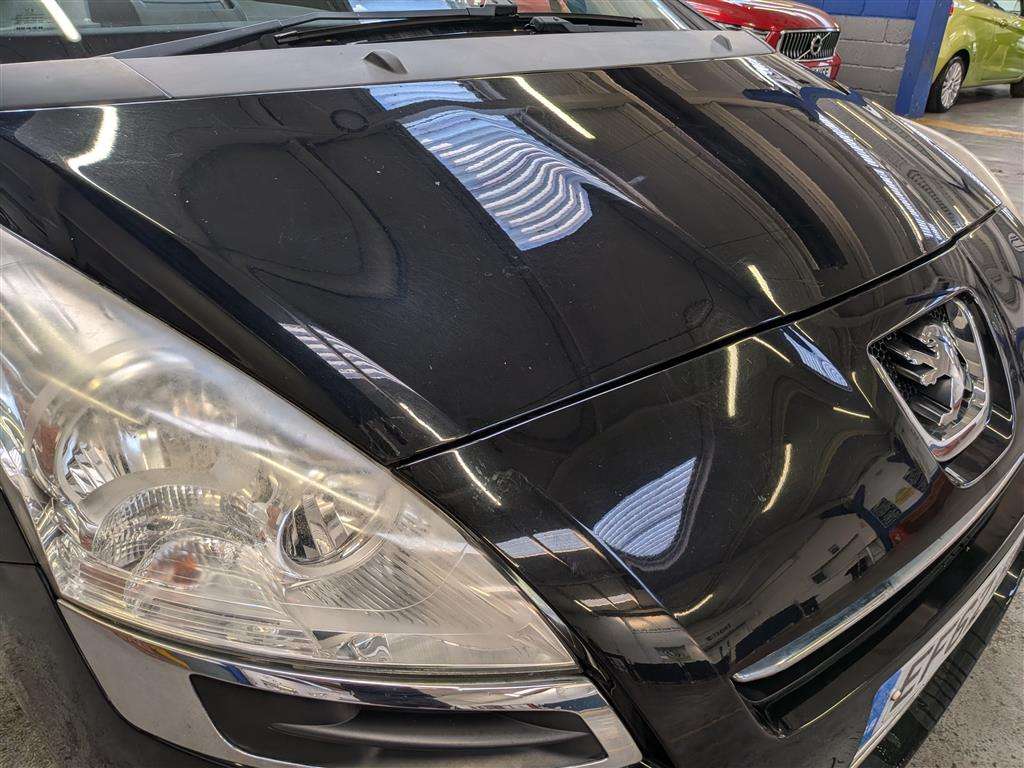 <p>2013 PEUGEOT 5008 FAMILY HDI</p>