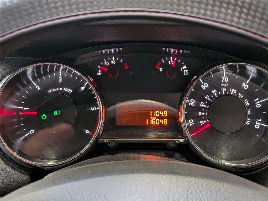 <p>2013 PEUGEOT 5008 FAMILY HDI</p>