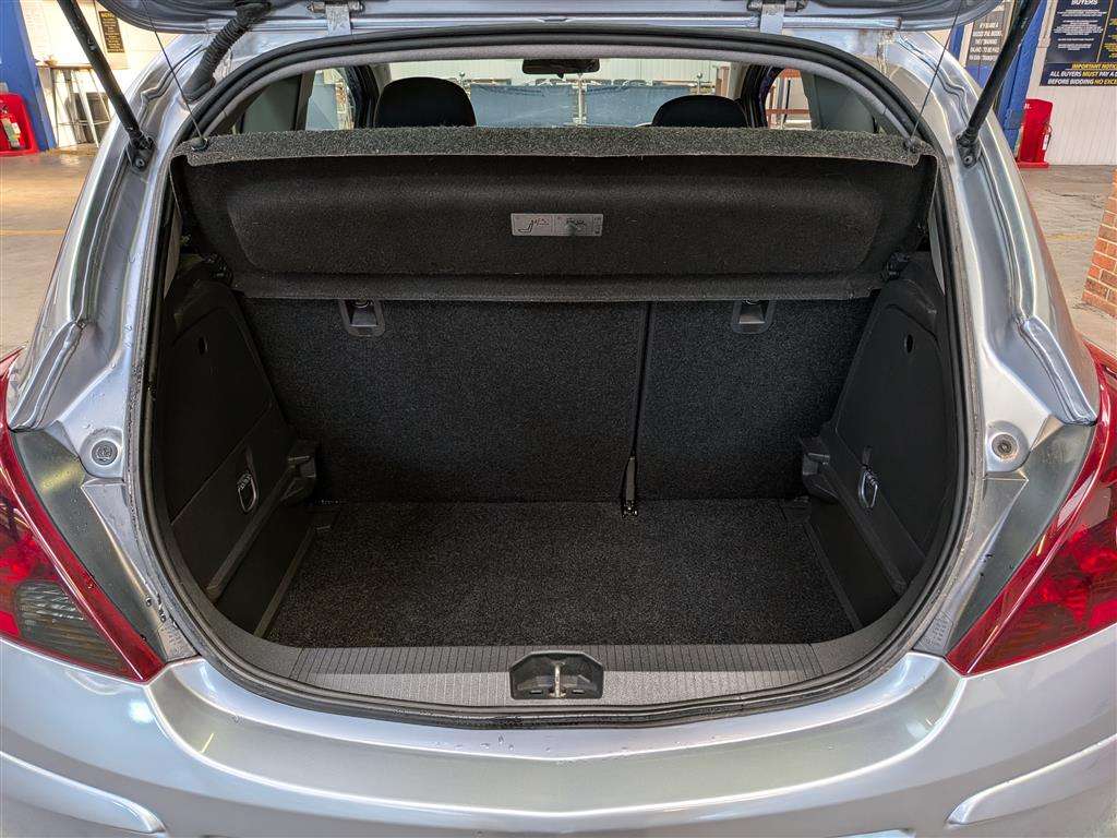<p>2010 VAUXHALL CORSA SXI</p>