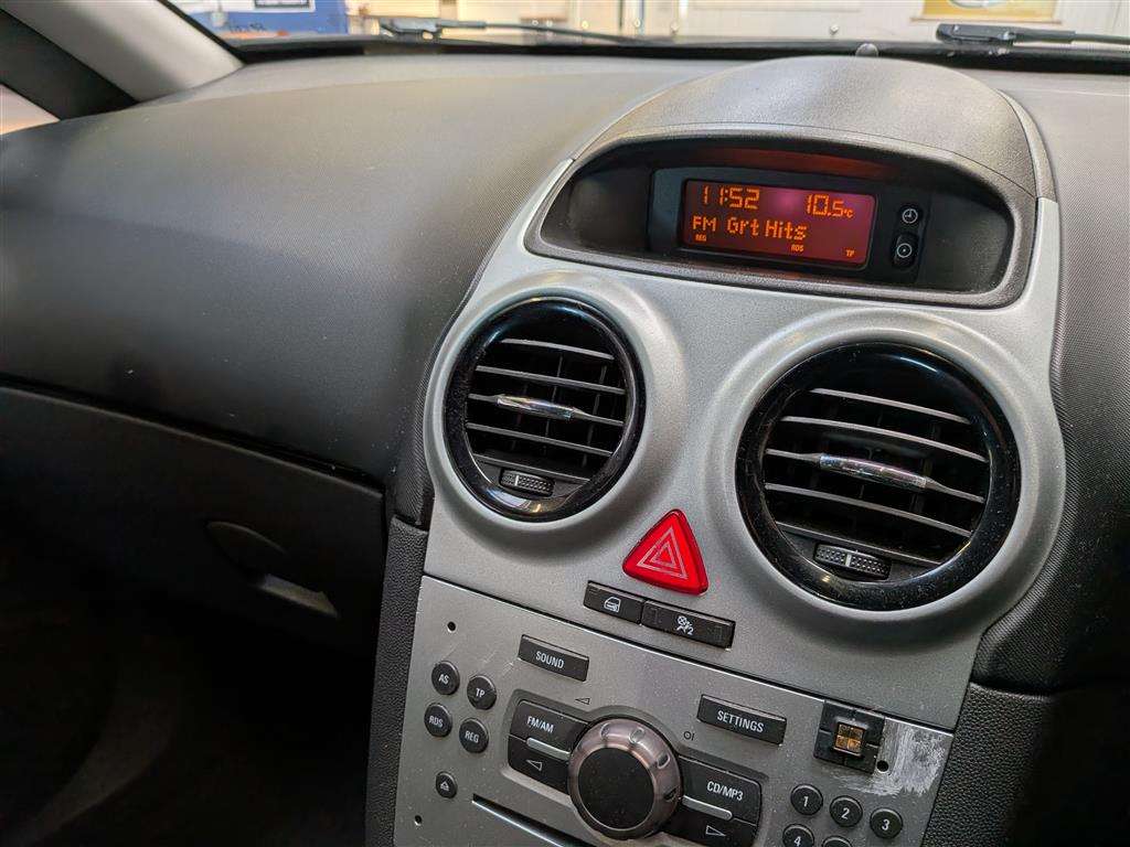 <p>2010 VAUXHALL CORSA SXI</p>