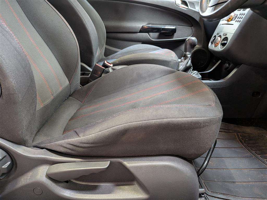 <p>2010 VAUXHALL CORSA SXI</p>