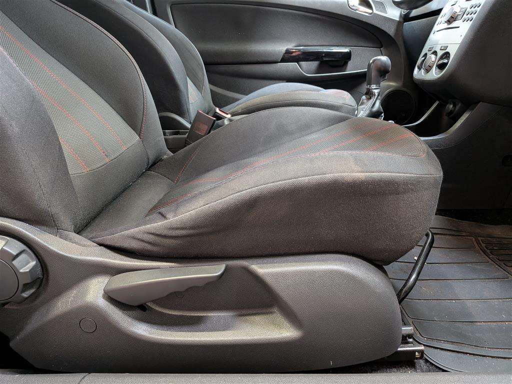 <p>2010 VAUXHALL CORSA SXI</p>