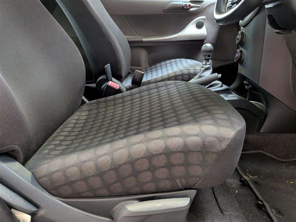 <p>2009 TOYOTA IQ VVT-I</p>