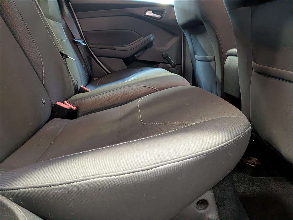<p>2016 FORD FOCUS ZETEC</p>