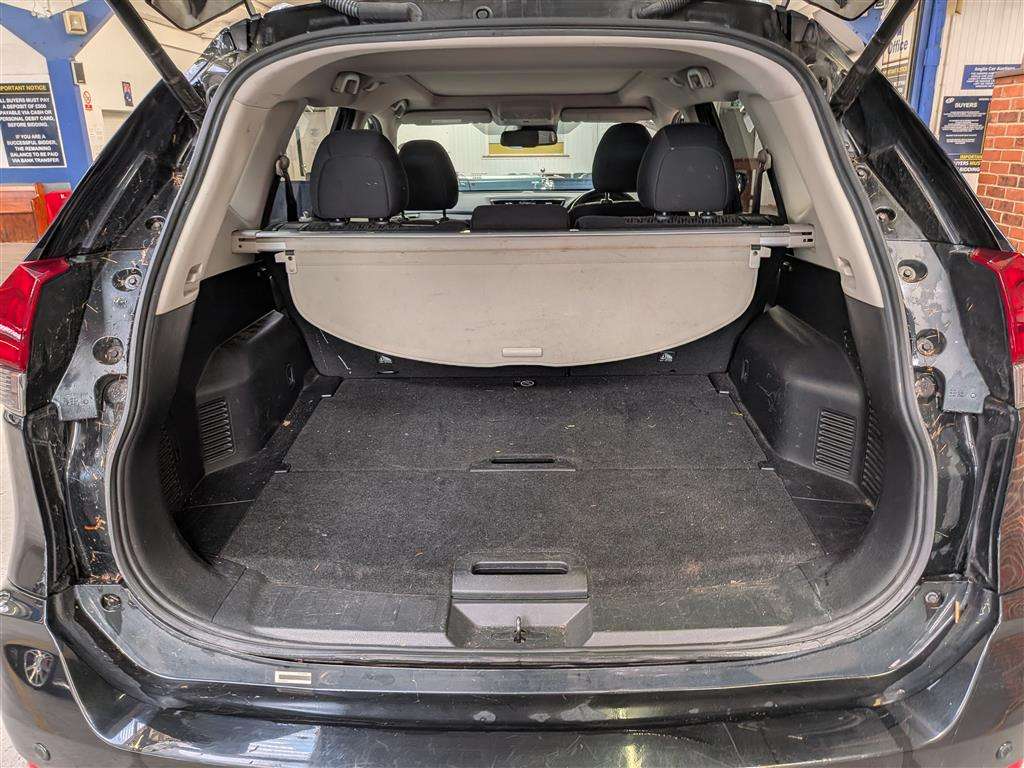 <p>2019 NISSAN X-TRAIL N-CONNECTA DIG-T</p>