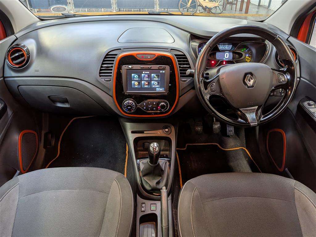 <p>2014 RENAULT CAPTURD-QUE S M-NAV NRG D</p>