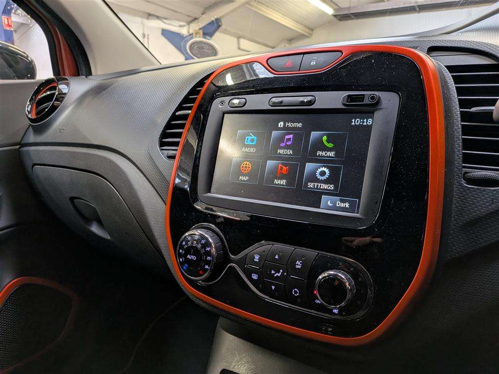 <p>2014 RENAULT CAPTURD-QUE S M-NAV NRG D</p>