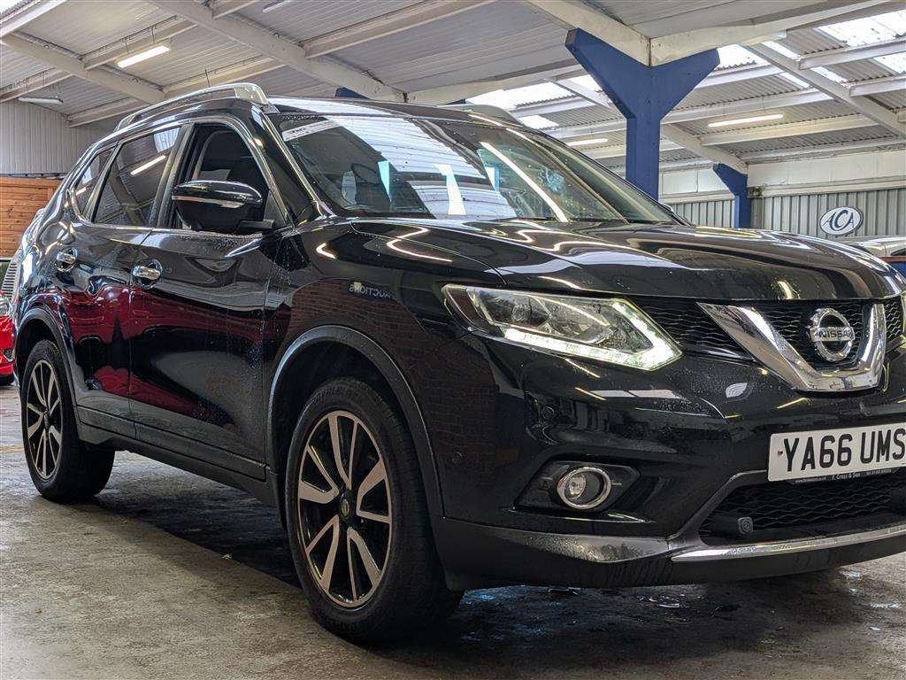 <p>2016 NISSAN X-TRAIL TEKNA DCI 4X4</p>