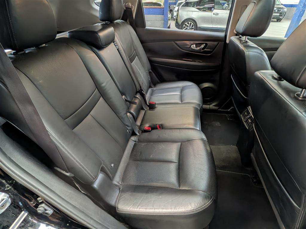 <p>2016 NISSAN X-TRAIL TEKNA DCI 4X4</p>