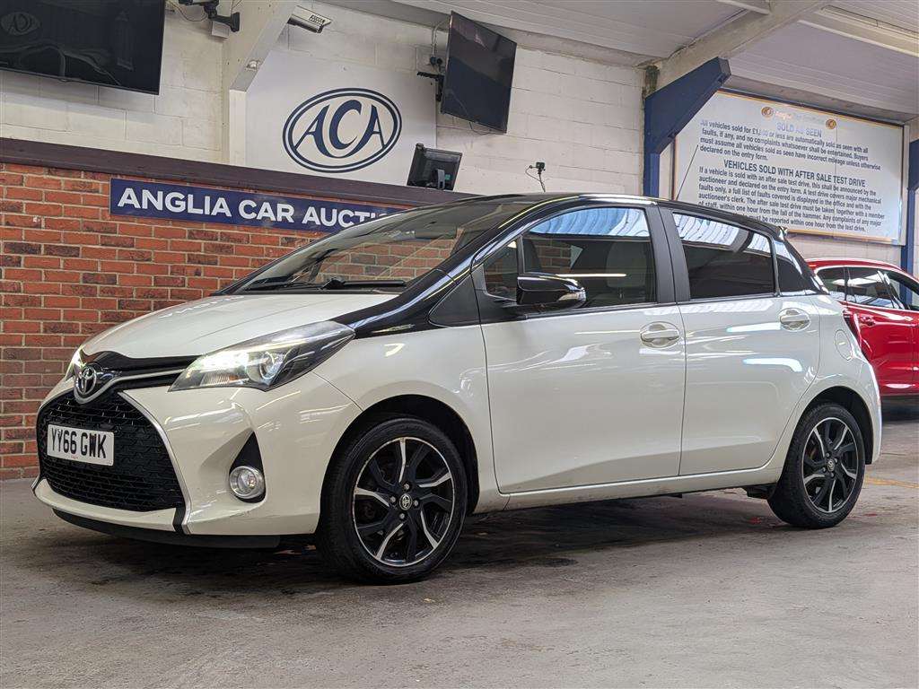 <p>2016 TOYOTA YARIS DESIGN VVT-I</p>