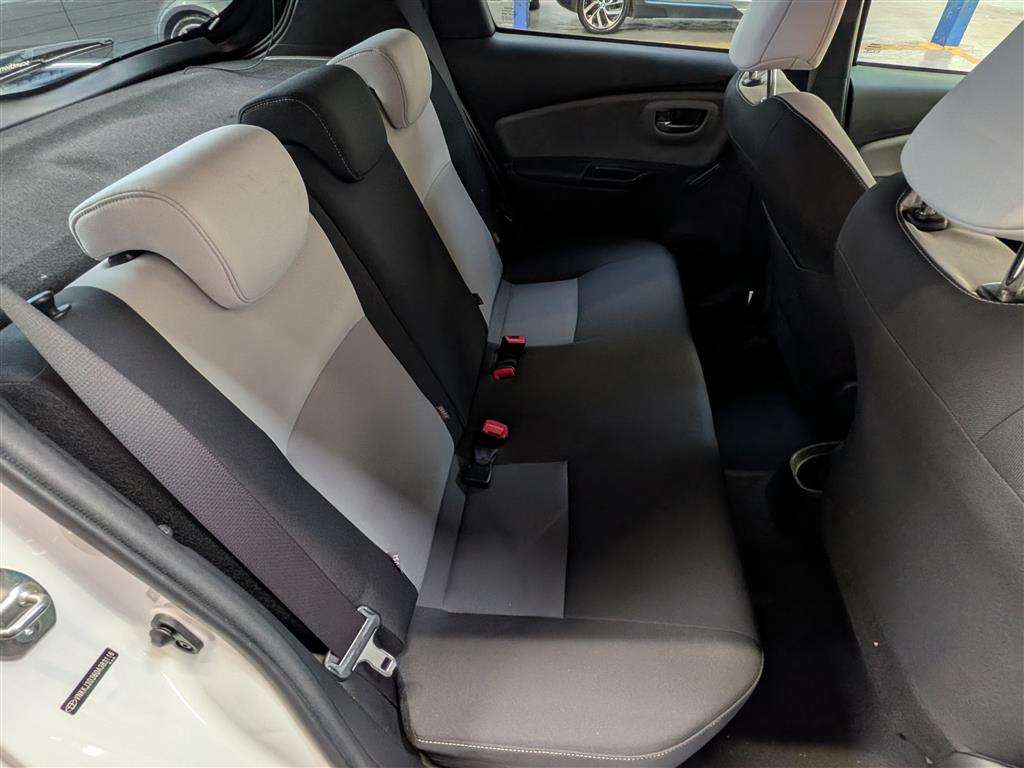<p>2016 TOYOTA YARIS DESIGN VVT-I</p>