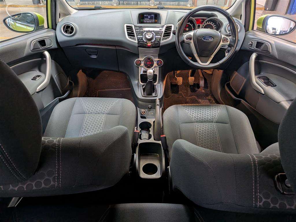<p>2010 FORD FIESTA TITANIUM</p>