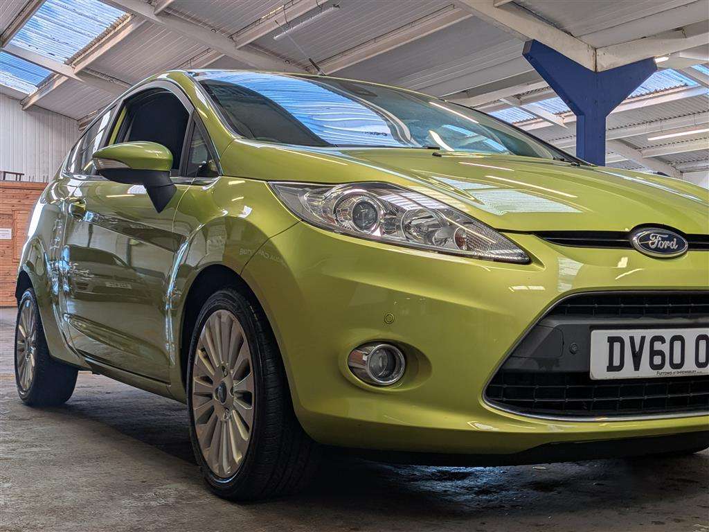 <p>2010 FORD FIESTA TITANIUM</p>