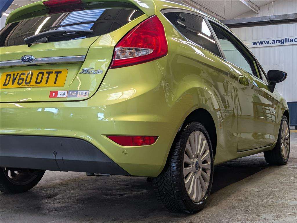 <p>2010 FORD FIESTA TITANIUM</p>