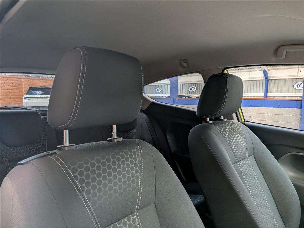 <p>2010 FORD FIESTA TITANIUM</p>