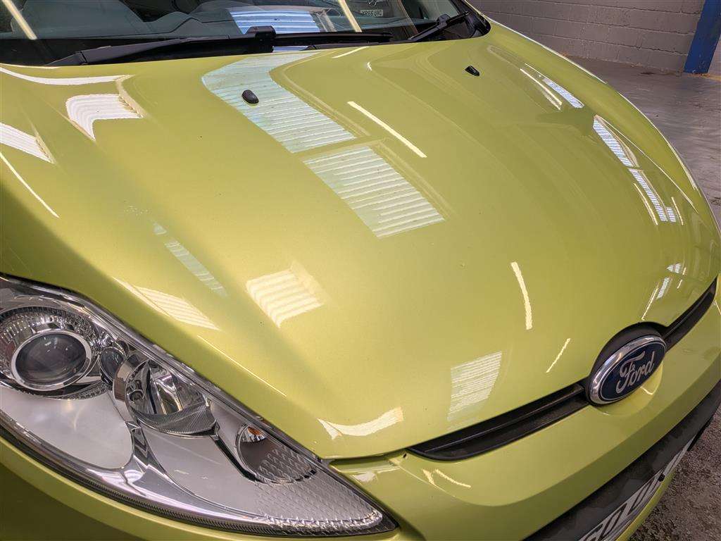 <p>2010 FORD FIESTA TITANIUM</p>