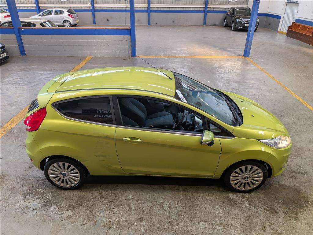 <p>2010 FORD FIESTA TITANIUM</p>