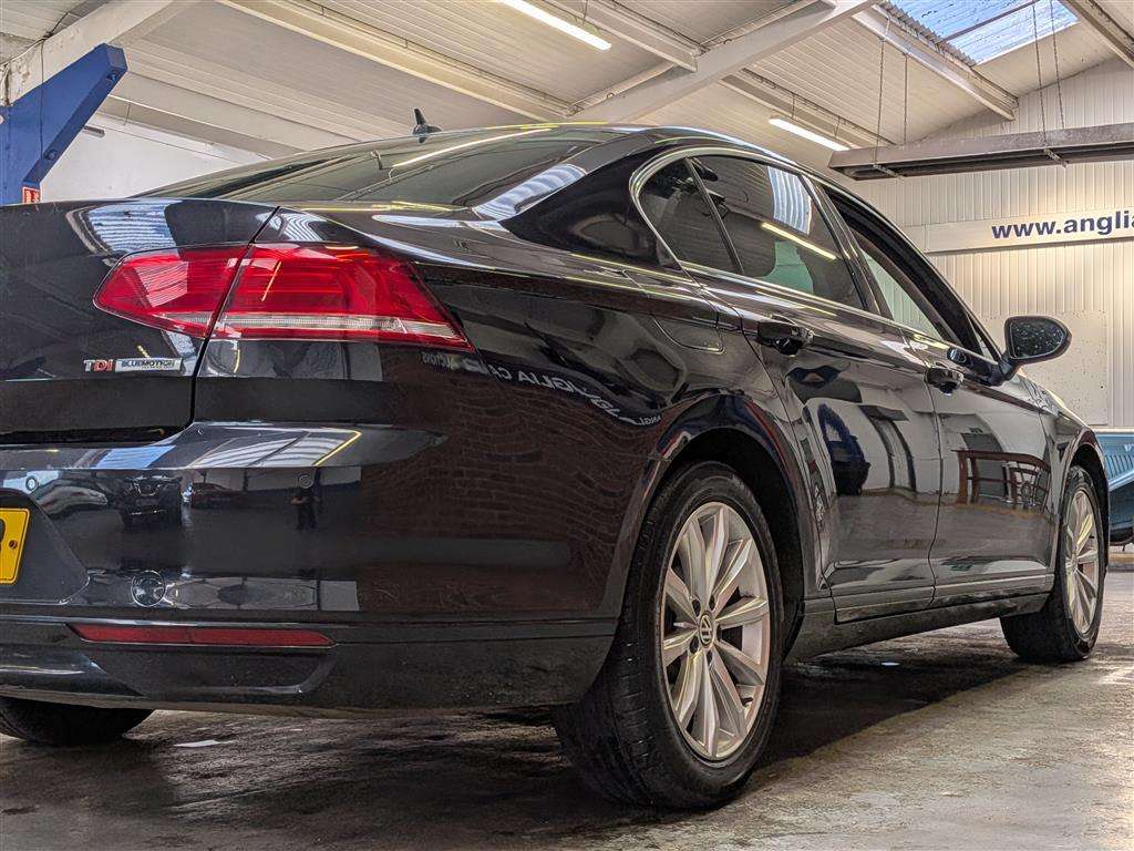 <p>2016 VOLKSWAGEN PASSAT SE BUSINESS TDI BM</p>