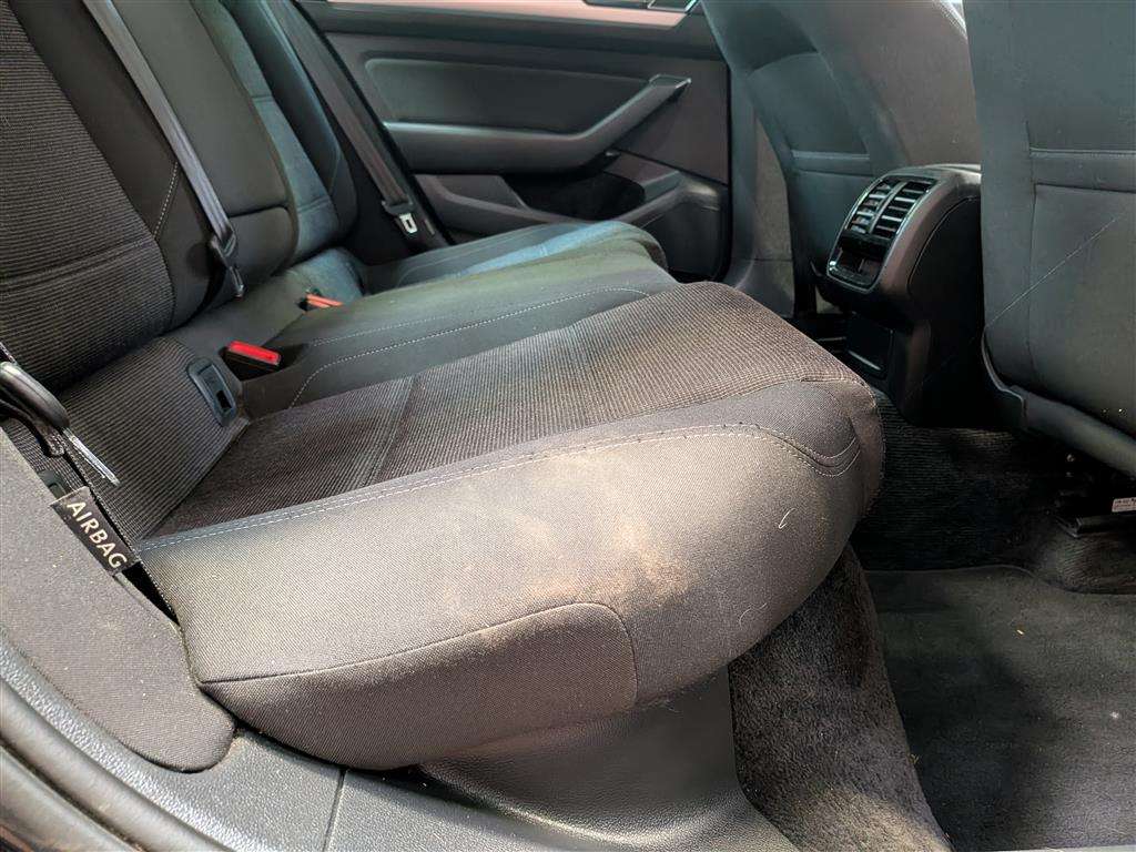 <p>2016 VOLKSWAGEN PASSAT SE BUSINESS TDI BM</p>