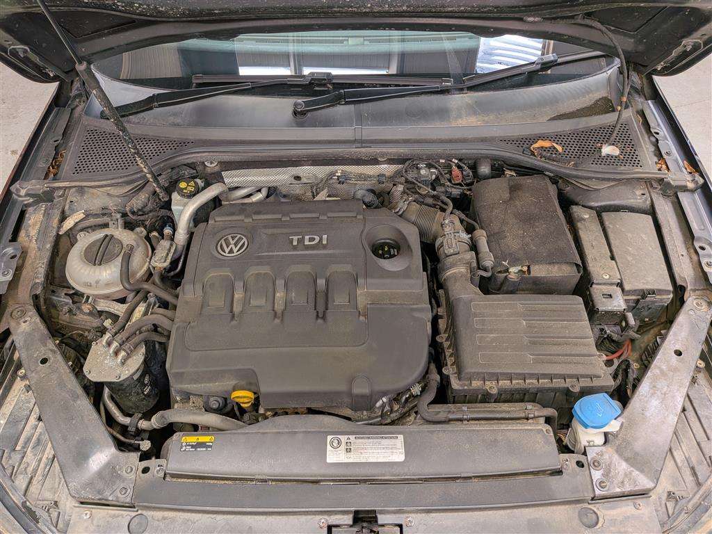 <p>2016 VOLKSWAGEN PASSAT SE BUSINESS TDI BM</p>