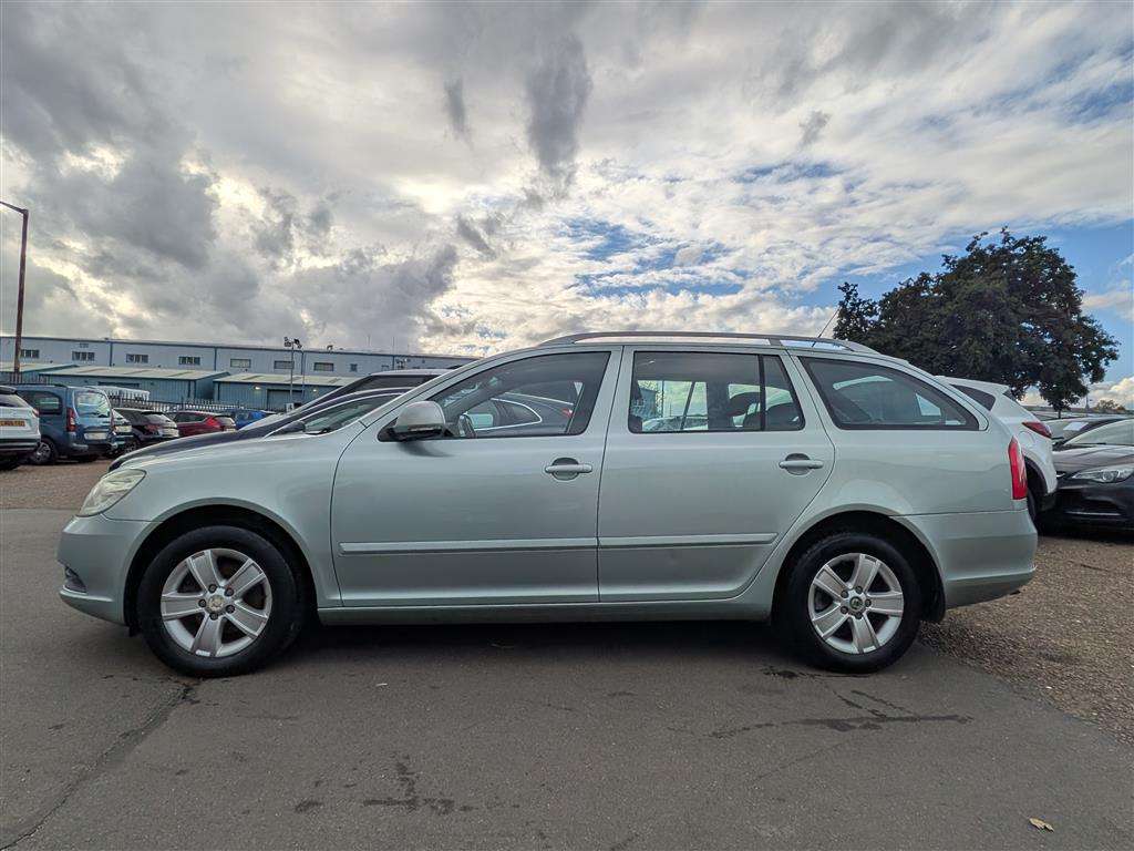 <p>2009 SKODA OCTAVIA SE TDI</p>