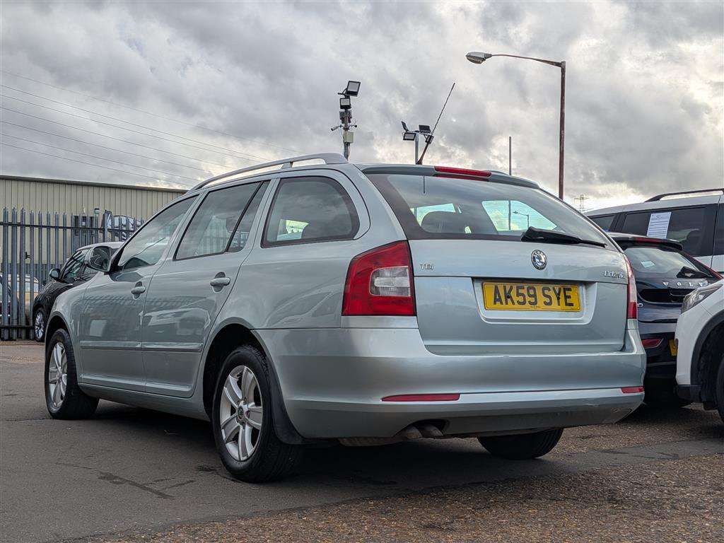 <p>2009 SKODA OCTAVIA SE TDI</p>
