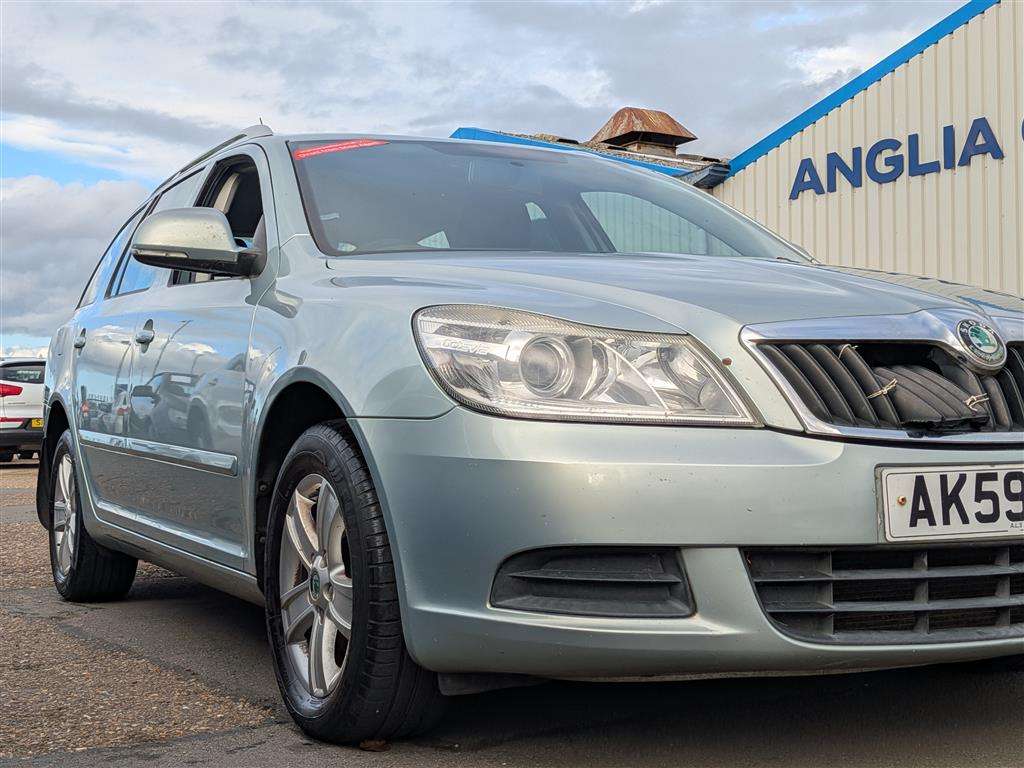<p>2009 SKODA OCTAVIA SE TDI</p>