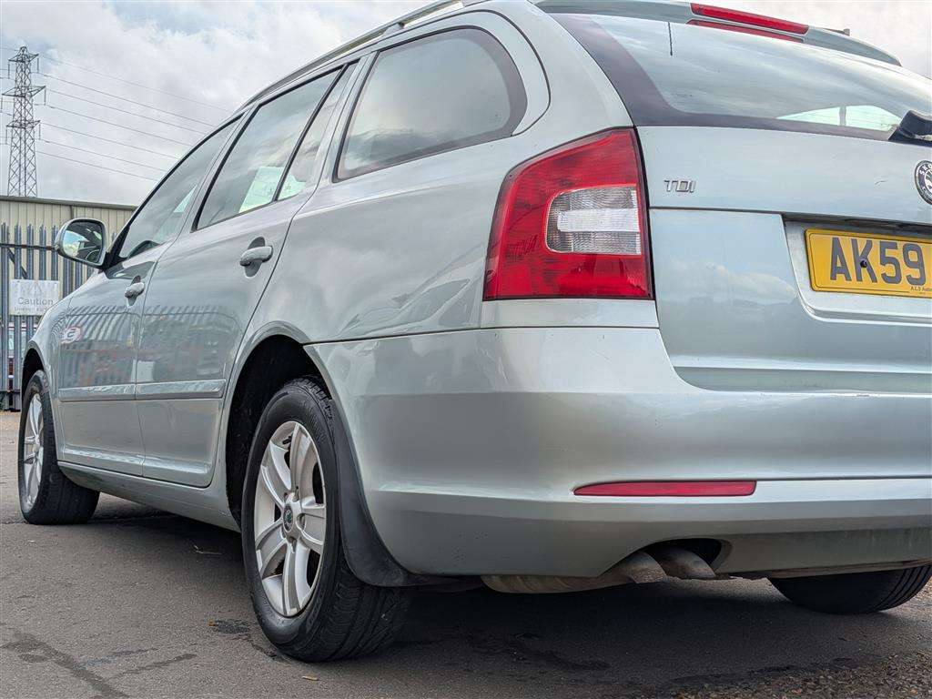 <p>2009 SKODA OCTAVIA SE TDI</p>