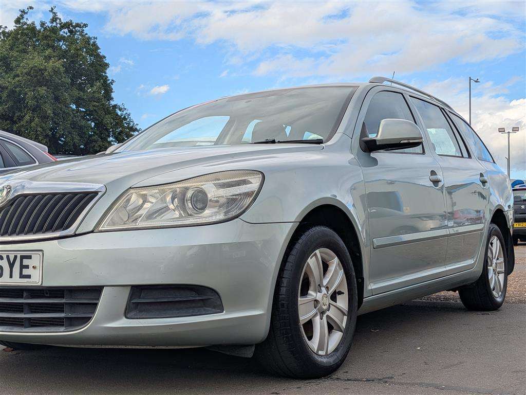 <p>2009 SKODA OCTAVIA SE TDI</p>