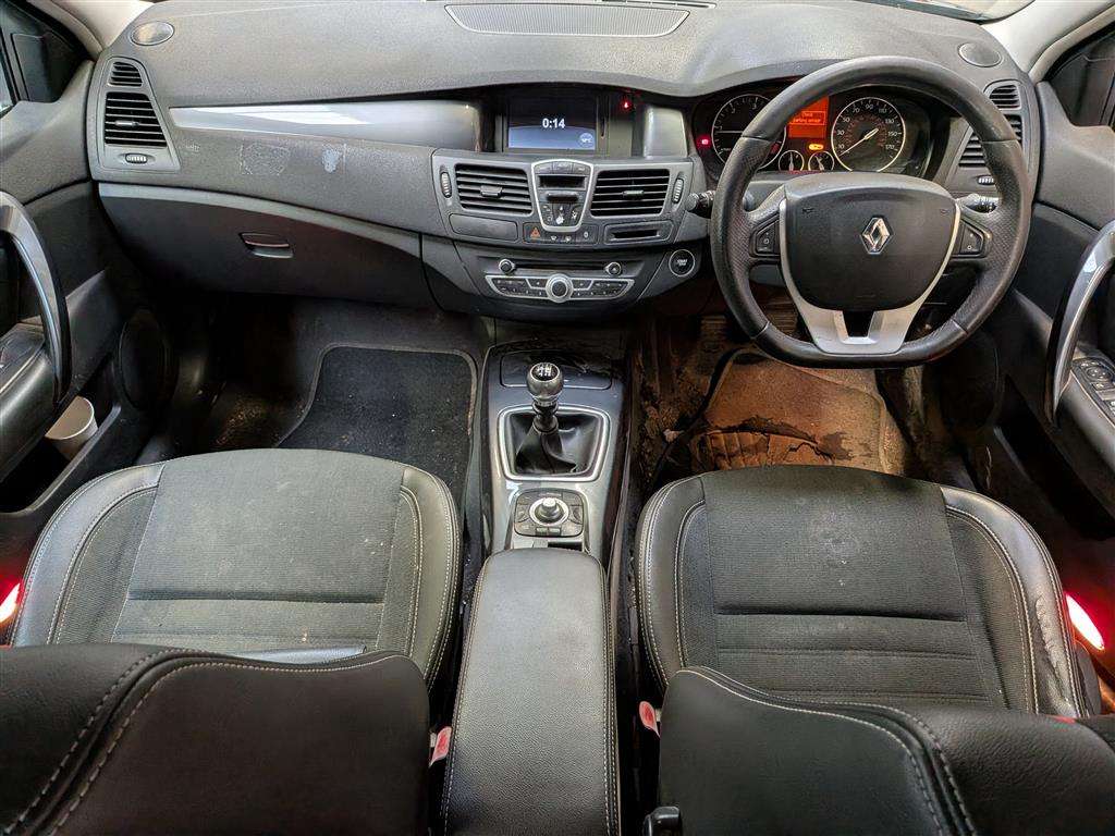 <p>2010 RENAULT LAGUNA DY-QUE T-T DCI 110</p>